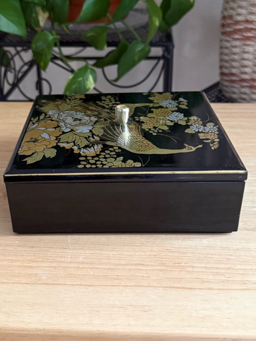 Vintage Otagiri Japan Black & Gold Lacquerware Peacock Peony Lidded Trinket Box - Picture 13 of 16